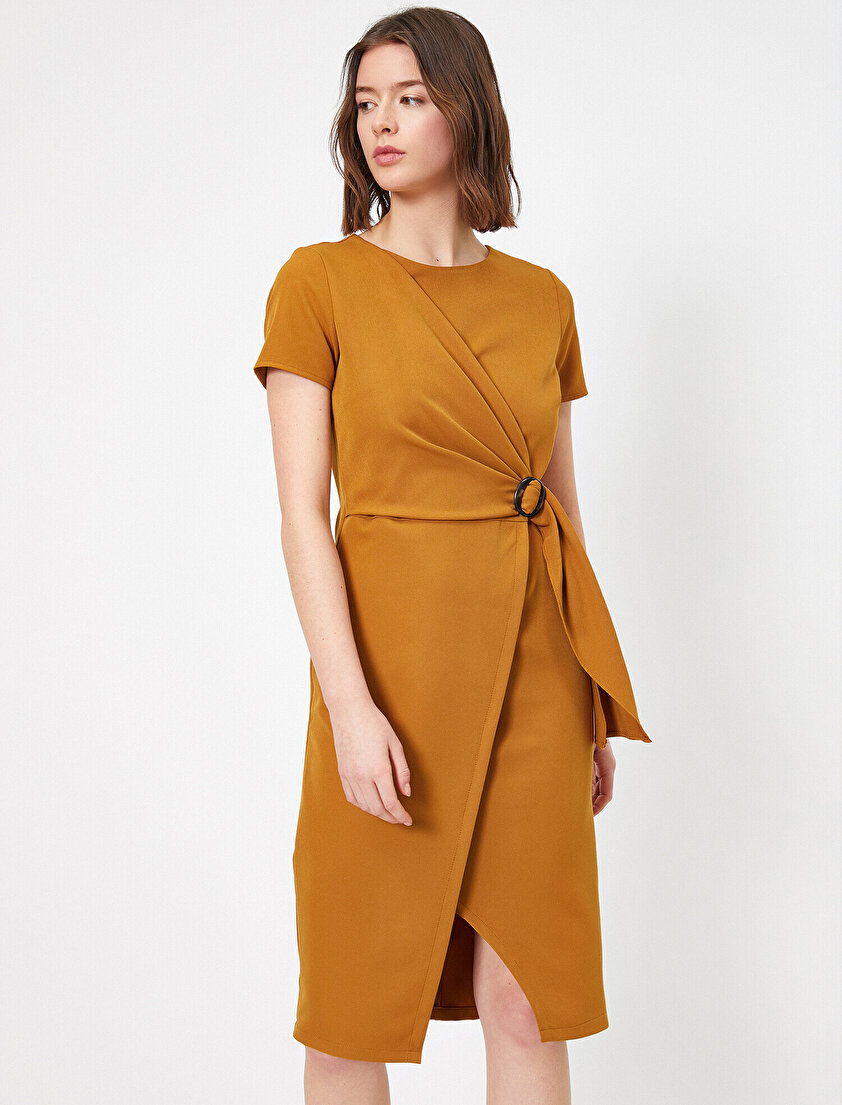 Toka Detaylı Elbise