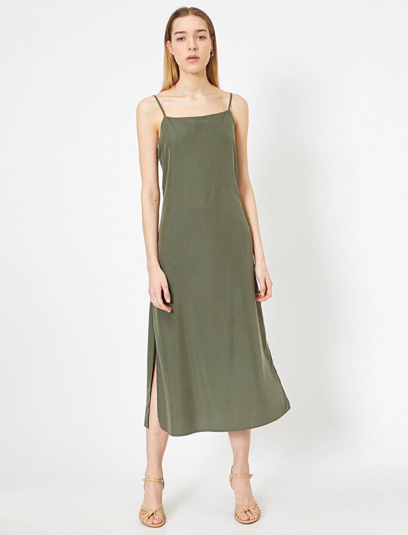 Yanları Yırtmaç Detaylı İnce Askılı Midi Elbise