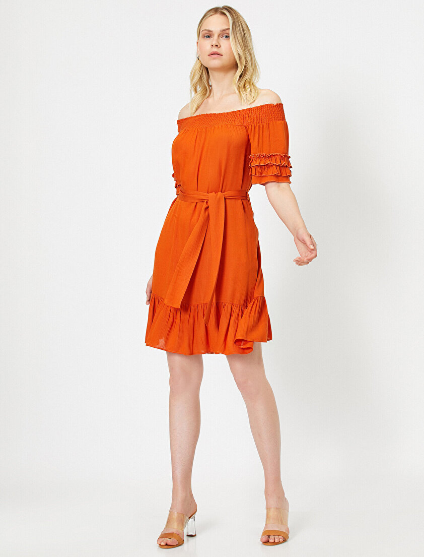 Düşük Omuzlu Elbise