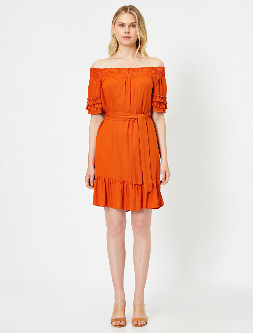 Düşük Omuzlu Elbise