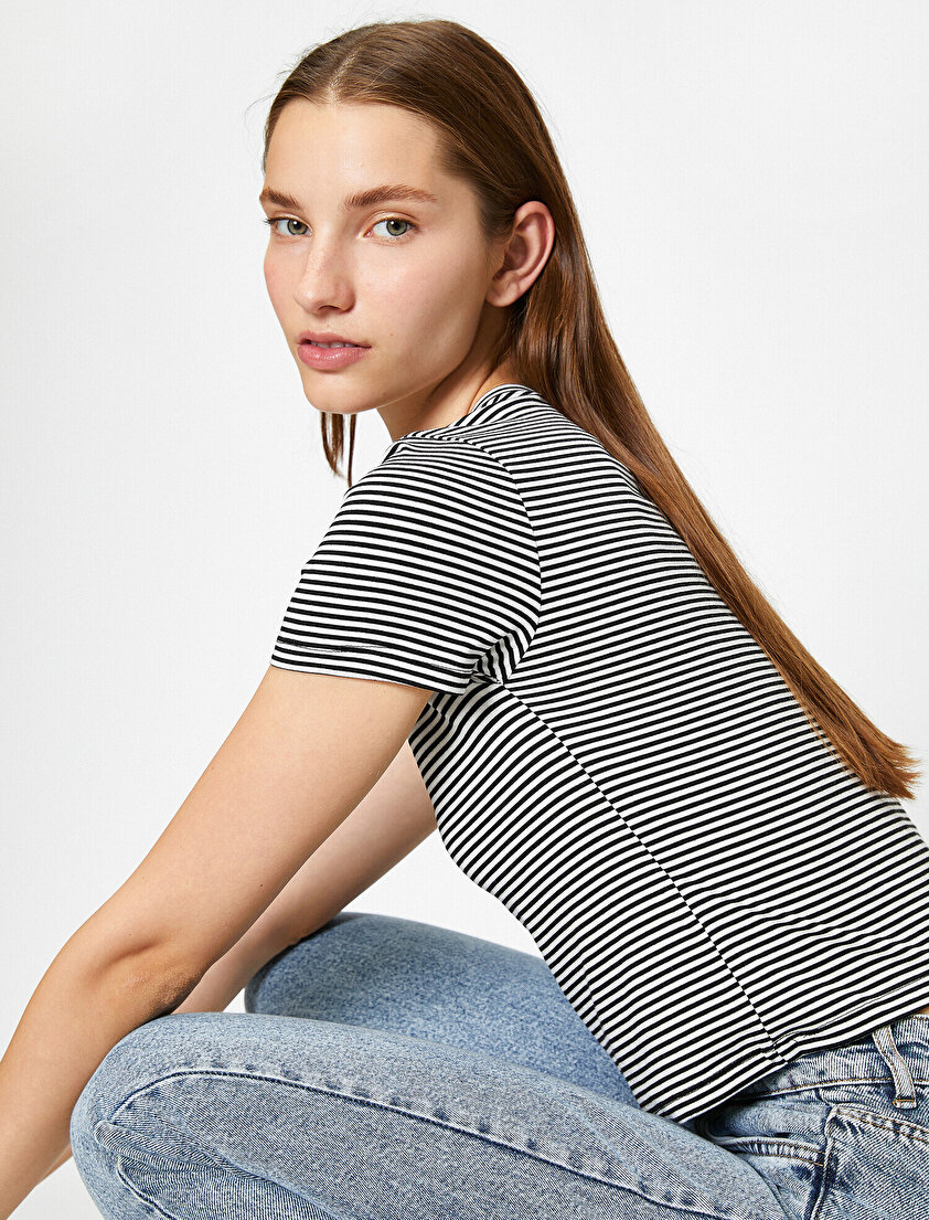 Bisiklet Yaka Çizgili Basic Kısa Kol Tişört