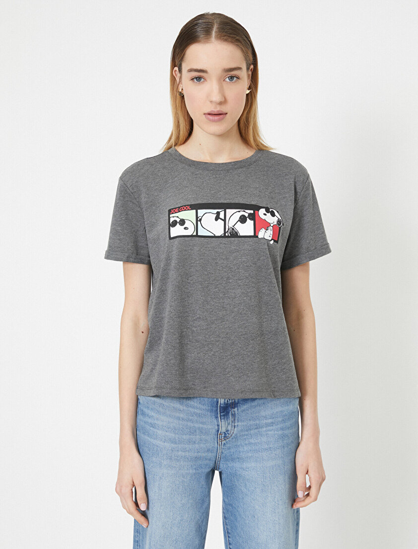 Snoopy Baskılı Bisiklet Yaka Kısa Kollu Lisanslı Tişört