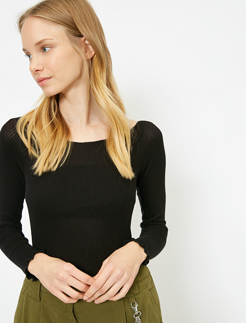 Oyuk Yaka Uzun Kol Tişört