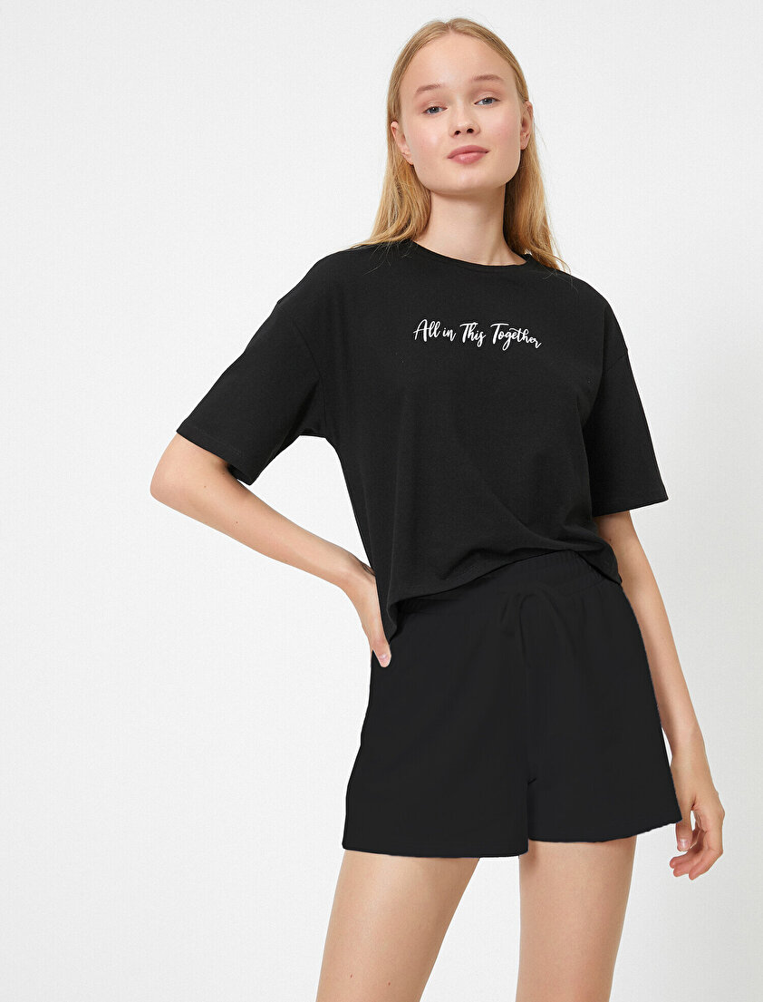 Pamuklu Kısa Kollu Yazılı Baskılı Tişört