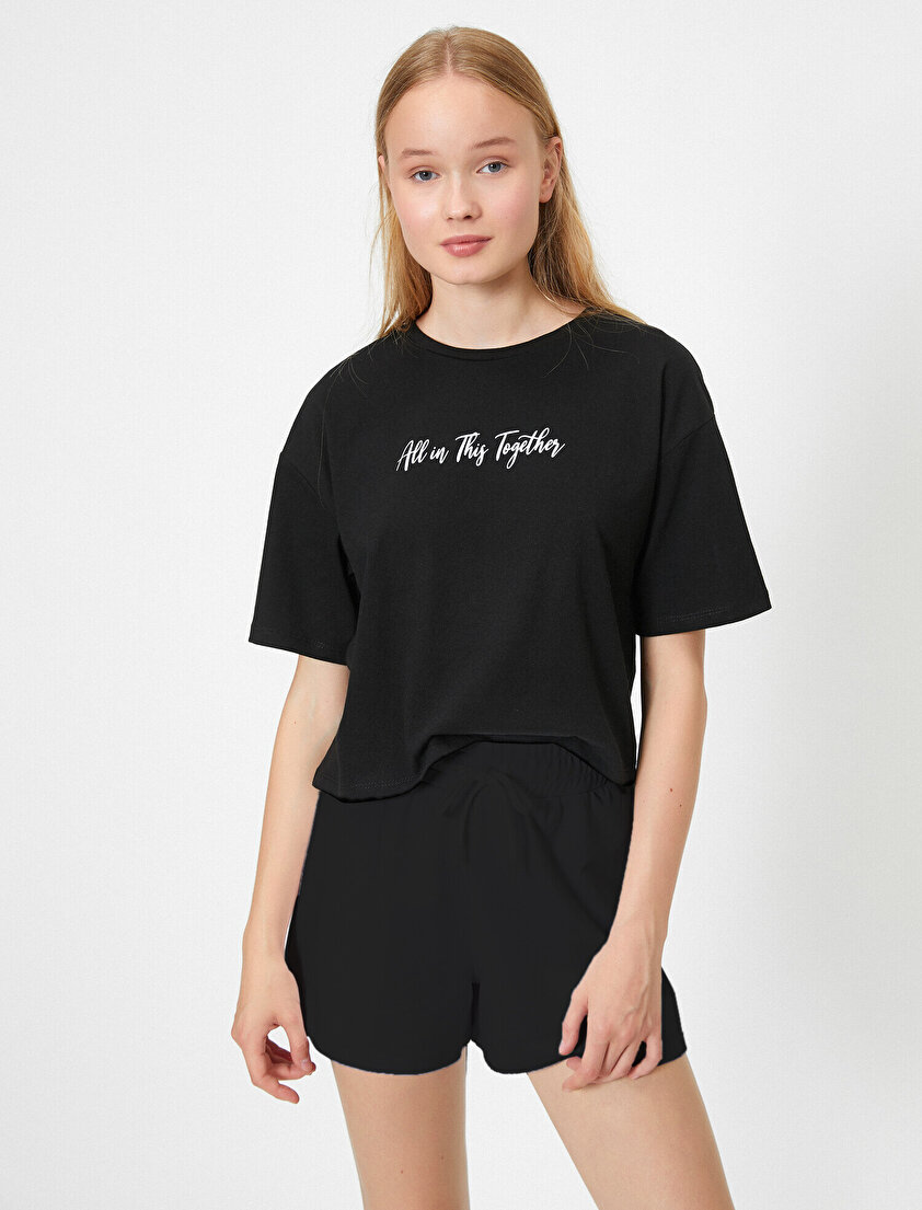 Pamuklu Kısa Kollu Yazılı Baskılı Tişört