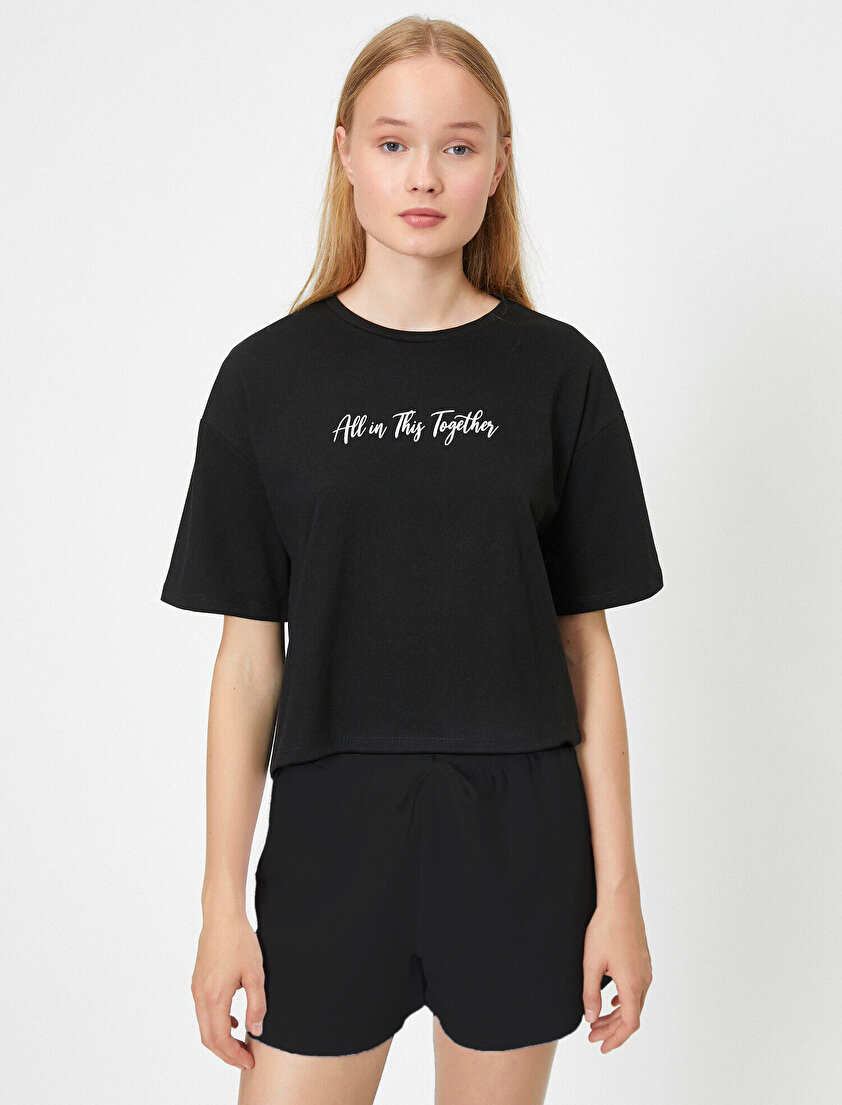 Pamuklu Kısa Kollu Yazılı Baskılı Tişört