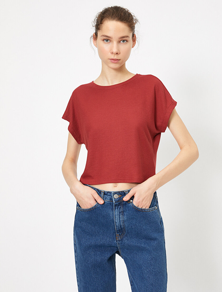 Bisiklet Yaka Dokulu Kumaş Basic Kısa Kol Tişört