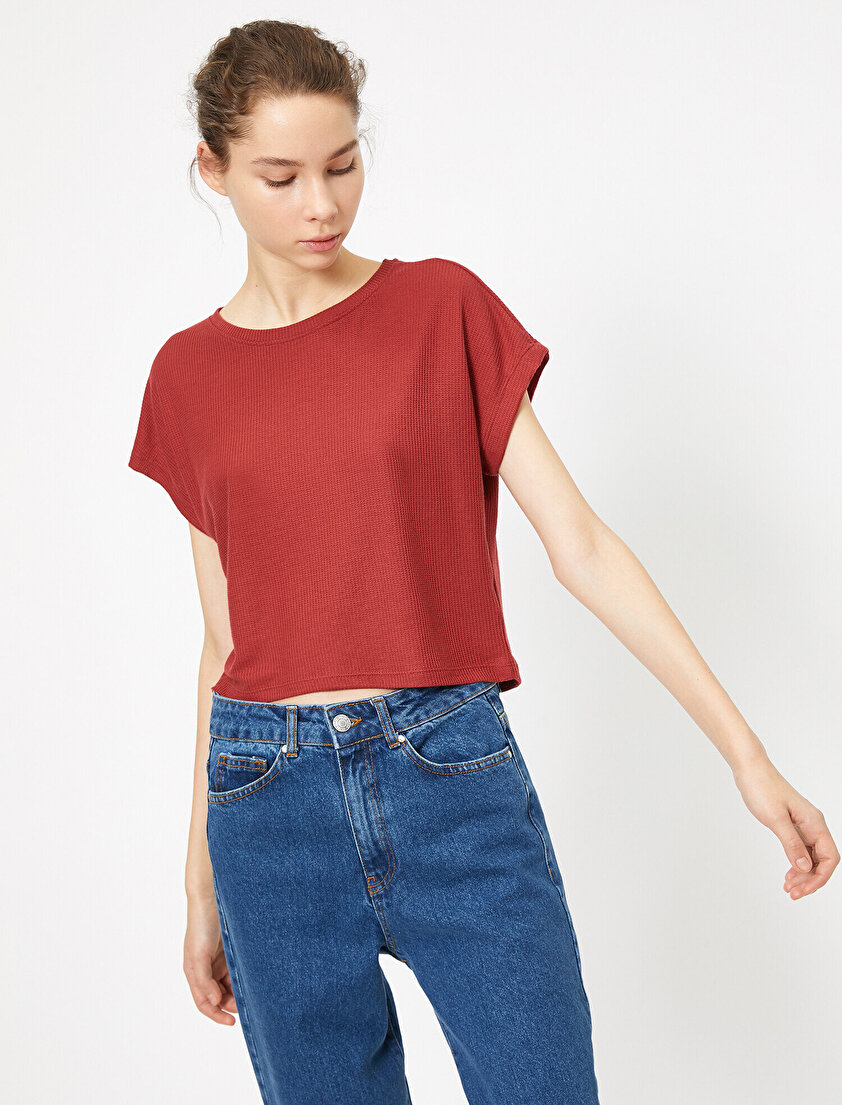 Bisiklet Yaka Dokulu Kumaş Basic Kısa Kol Tişört