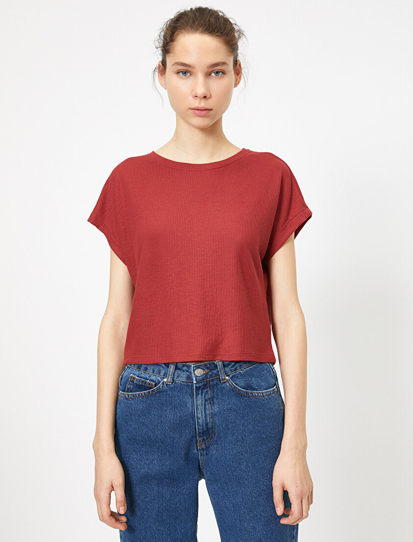 Bisiklet Yaka Dokulu Kumaş Basic Kısa Kol Tişört