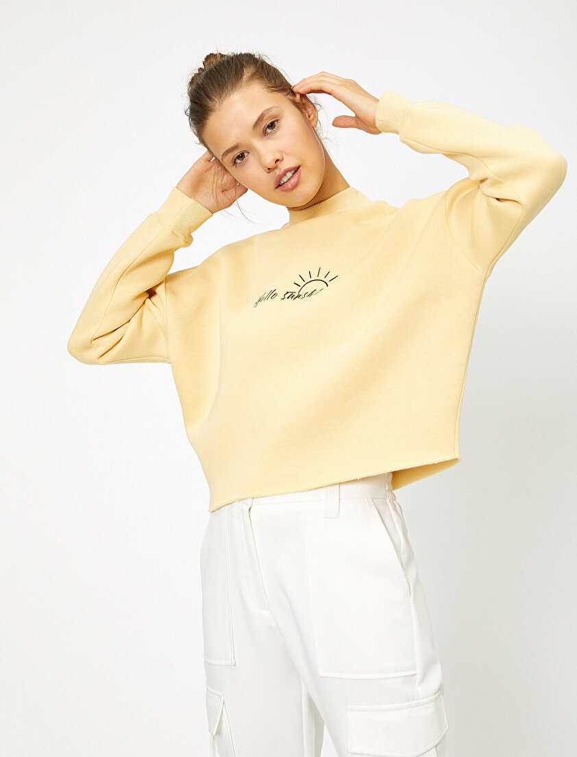Dik Yaka Baskılı Sweatshirt