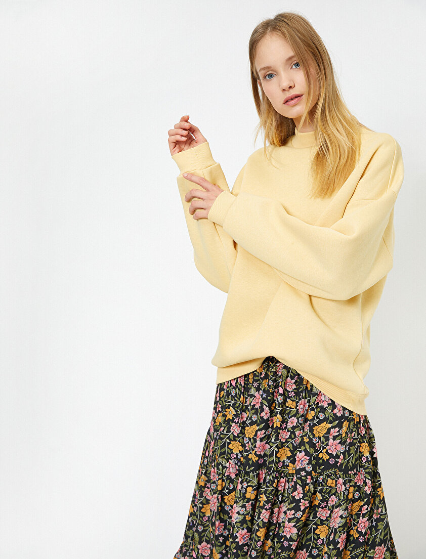 Dik Yaka Basic Oversize Sweatshirt