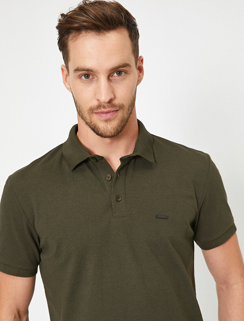 Polo Yaka Metal Logo Detaylı Slim Fit Tişört