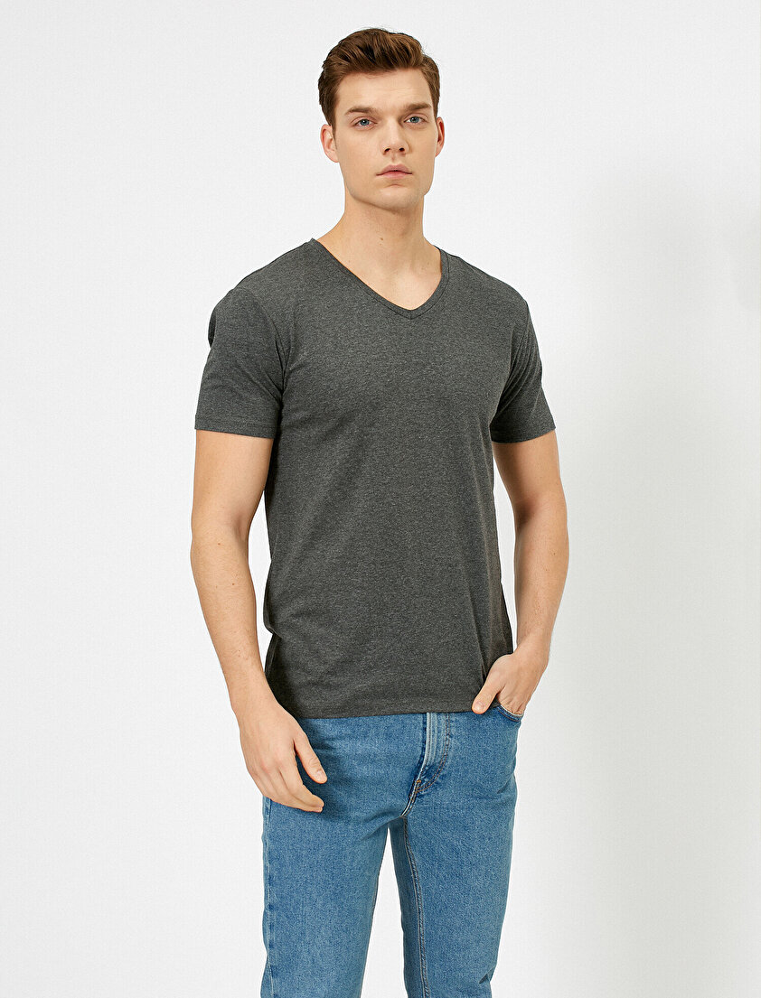 V Yaka Esnek Kumaşlı Süper Slim Fit Basic Tişört