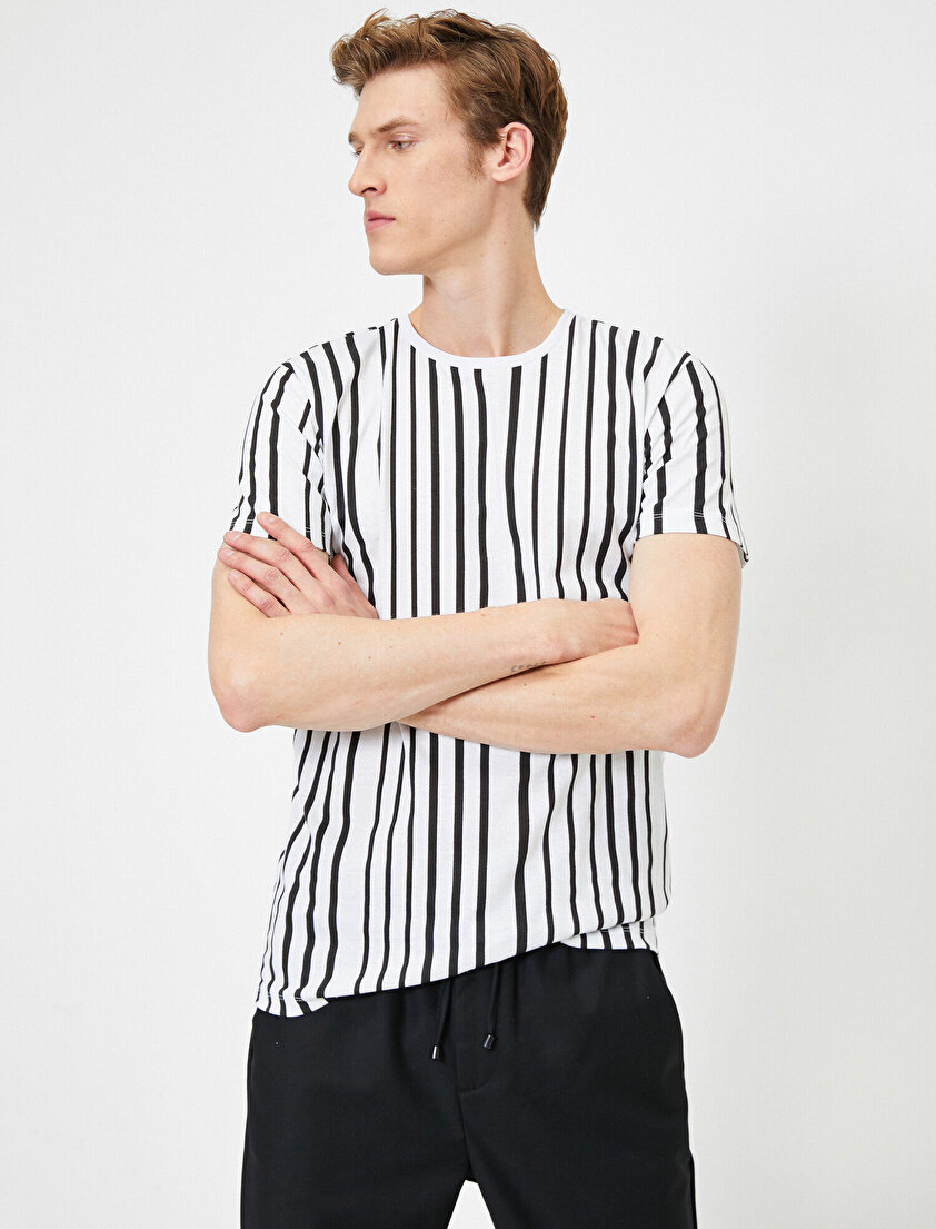 Bisiklet Yaka Çizgili Baskılı Slim Fit Tişört