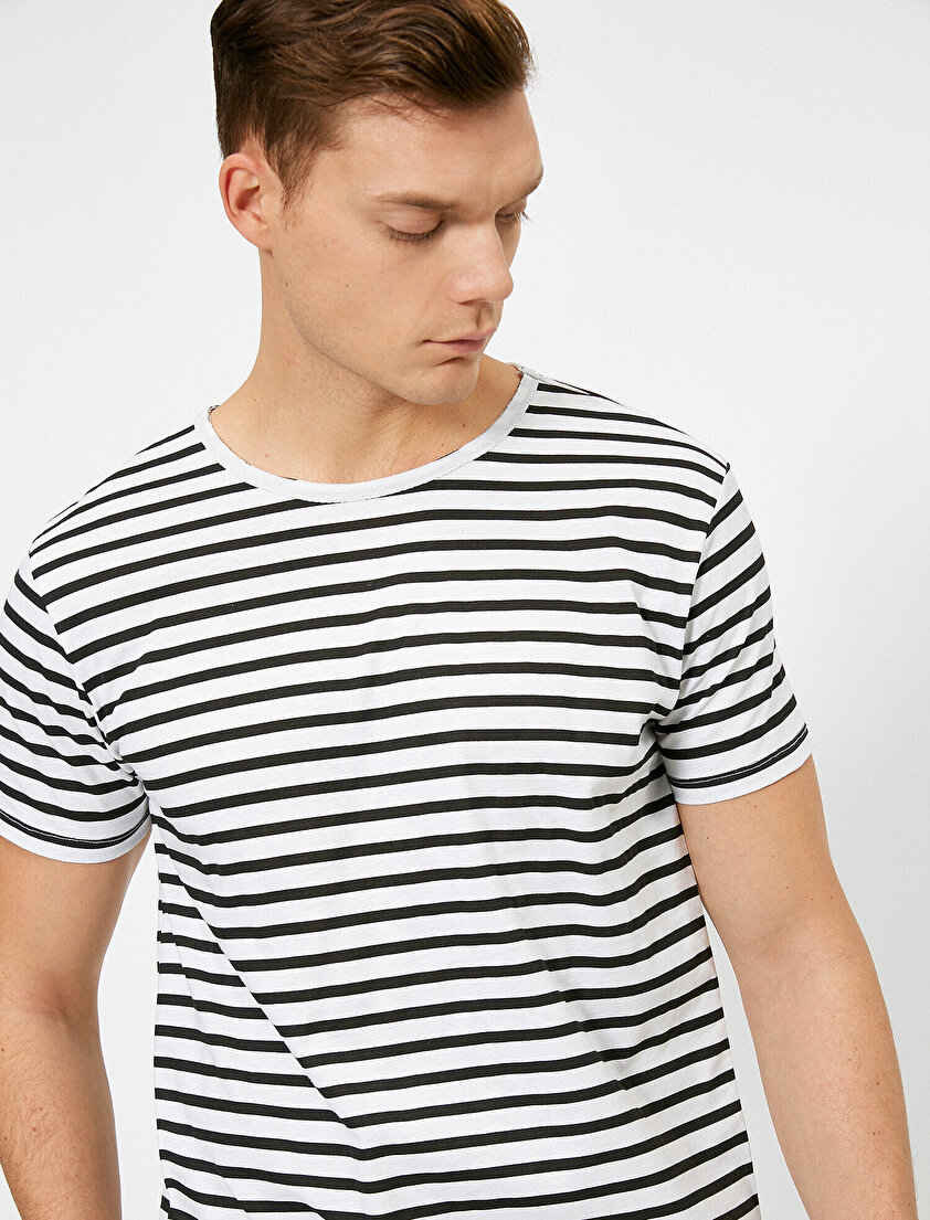 Bisiklet Yaka Çizgili Baskılı Slim Fit Tişört