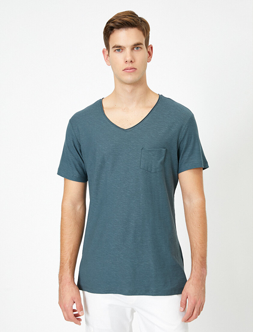 V Yaka Cebi Flamlı Slim Fit Basic Tişört