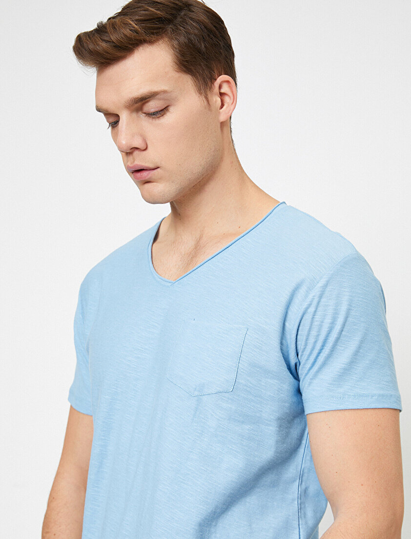 V Yaka Cebi Flamlı Slim Fit Basic Tişört