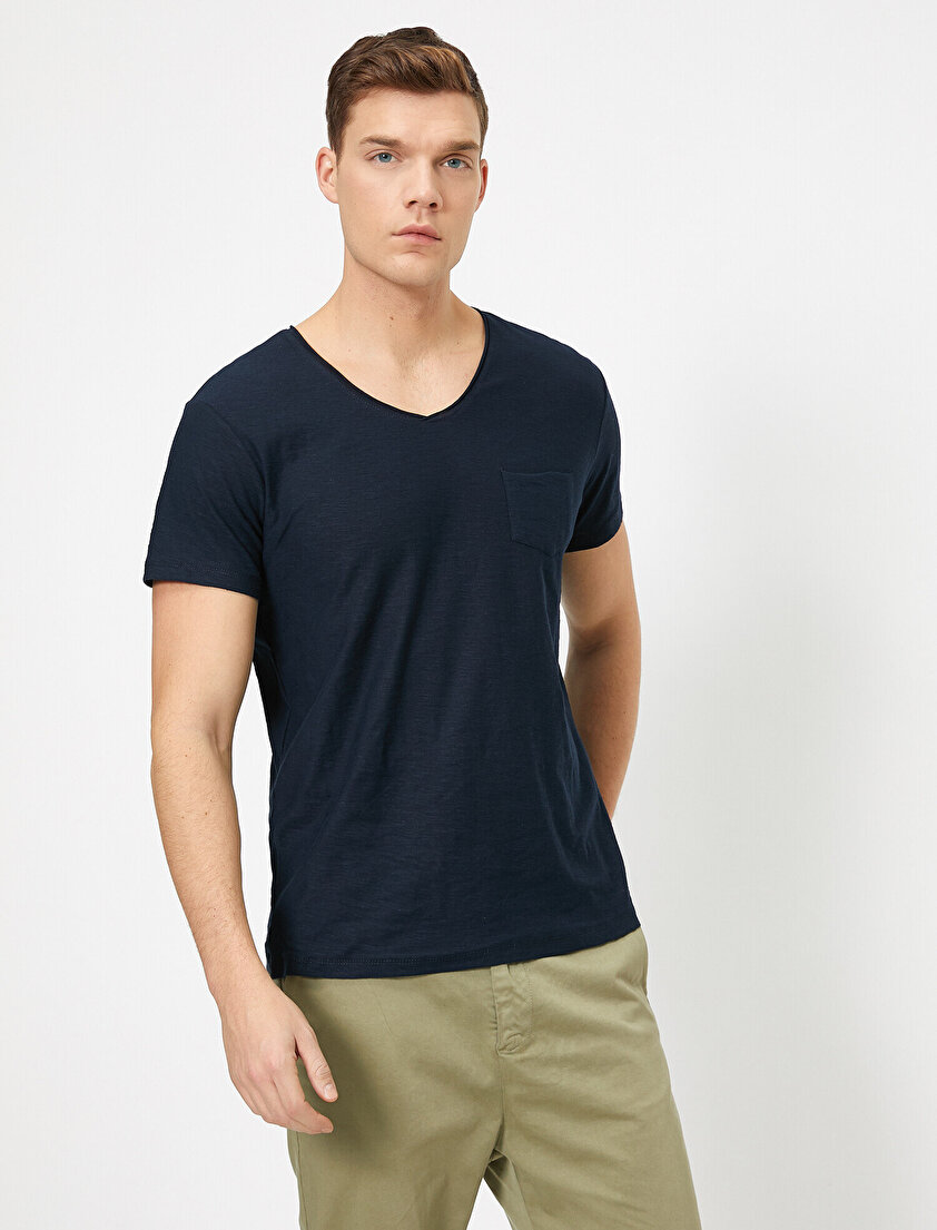 V Yaka Cebi Flamlı Slim Fit Basic Tişört