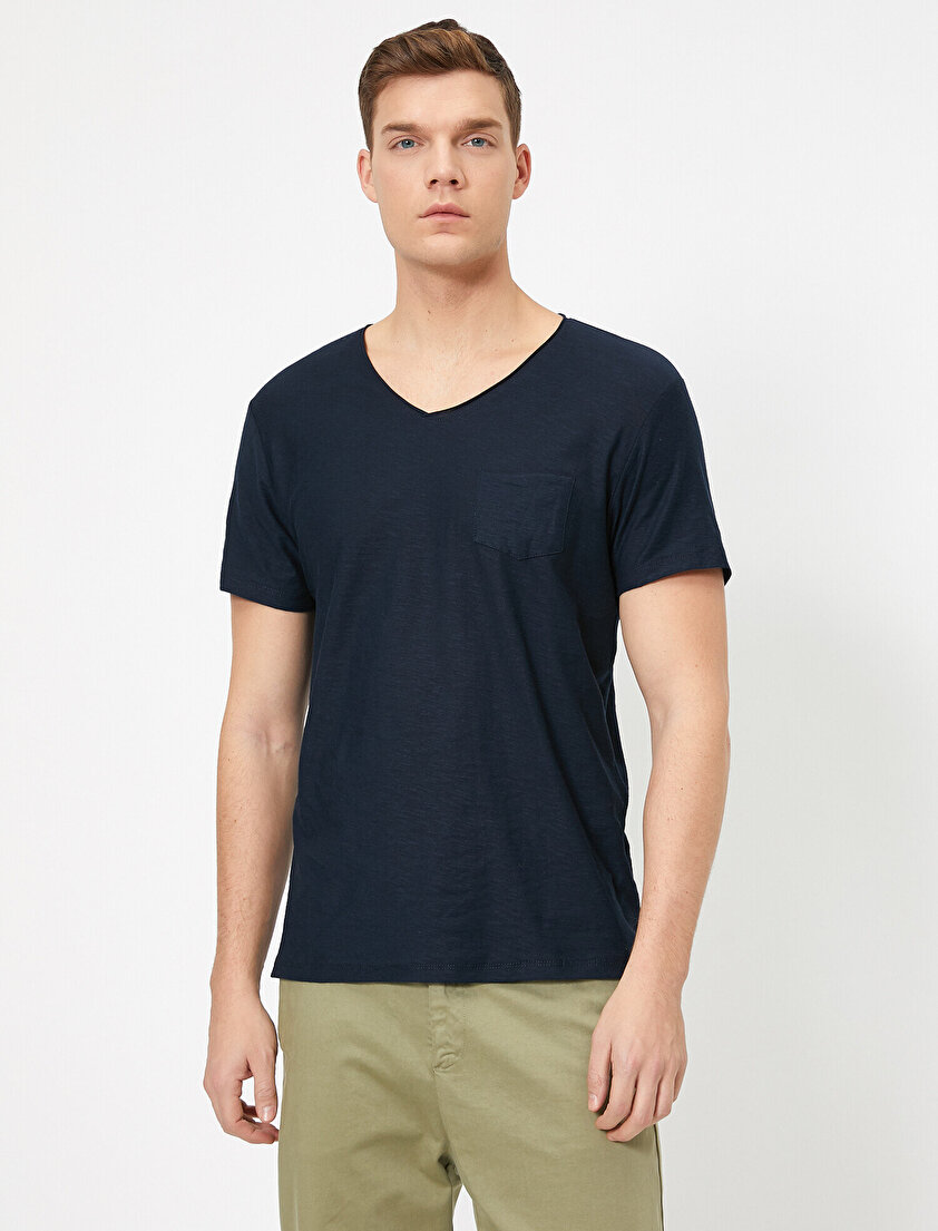 V Yaka Cebi Flamlı Slim Fit Basic Tişört