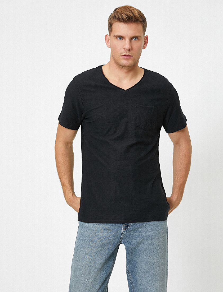 V Yaka Cebi Flamlı Slim Fit Basic Tişört
