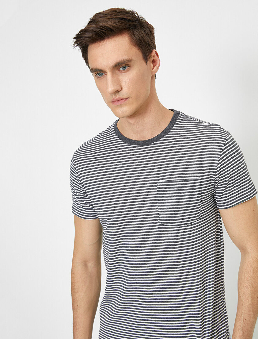 Bisiklet Yaka Çizgili Desenli Cep Detaylı Slim Fit Tişört