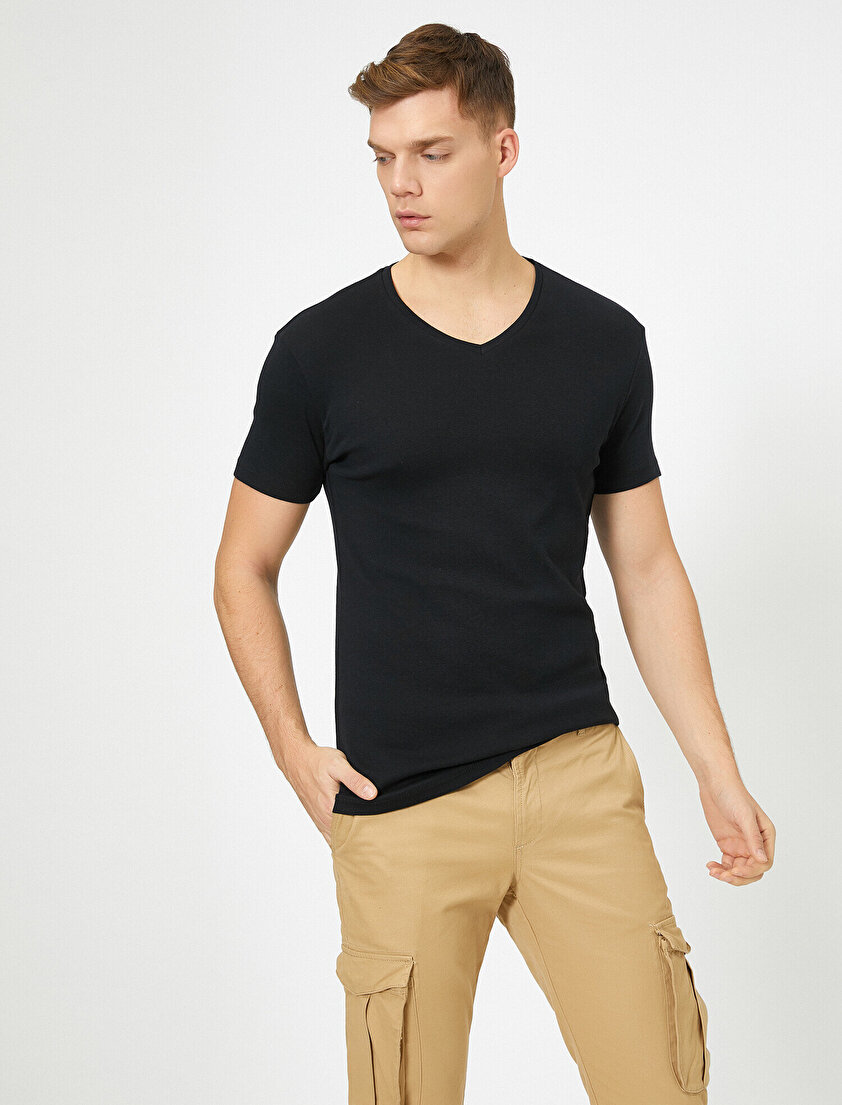V Yaka Likralı Esnek Kumaşlı Slim Fit Tişört