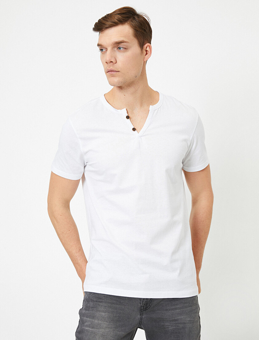 Düğme Detaylı Pamuklu V Yaka Tişört