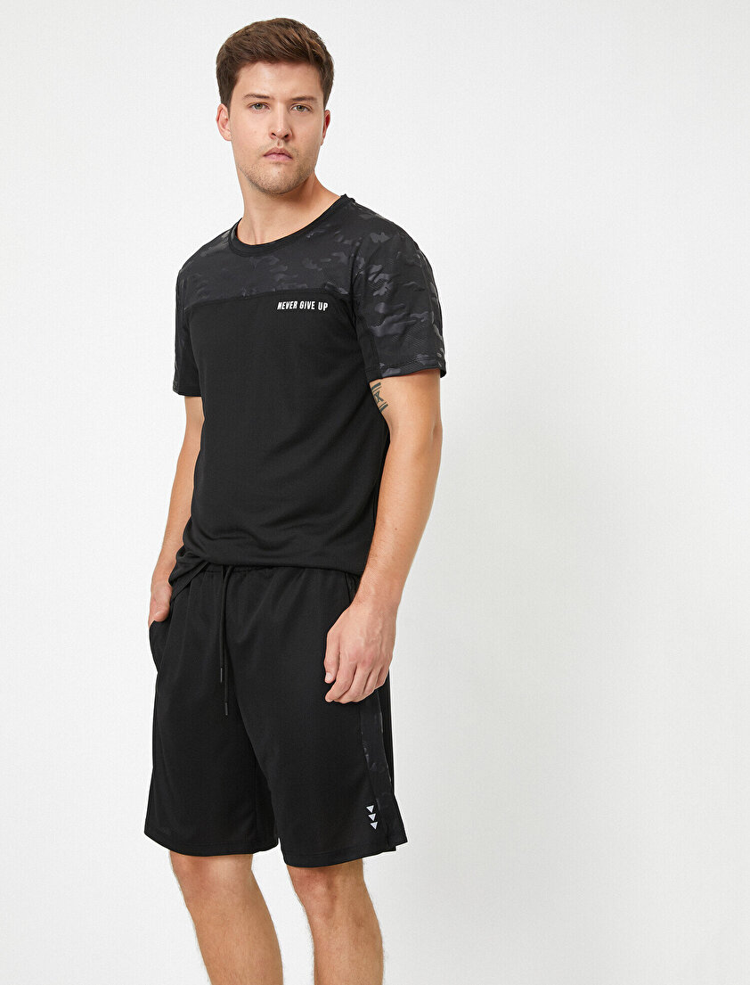 Bisiklet Yaka Renk Bloklu Yazılı Baskılı Tişört