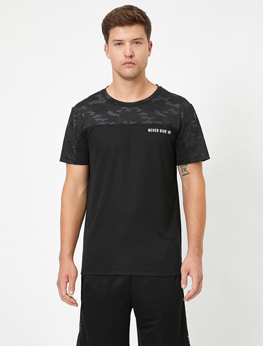 Bisiklet Yaka Renk Bloklu Yazılı Baskılı Tişört