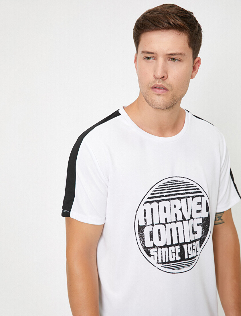 Marvel Lisanslı Yazılı Baskılı Tişört