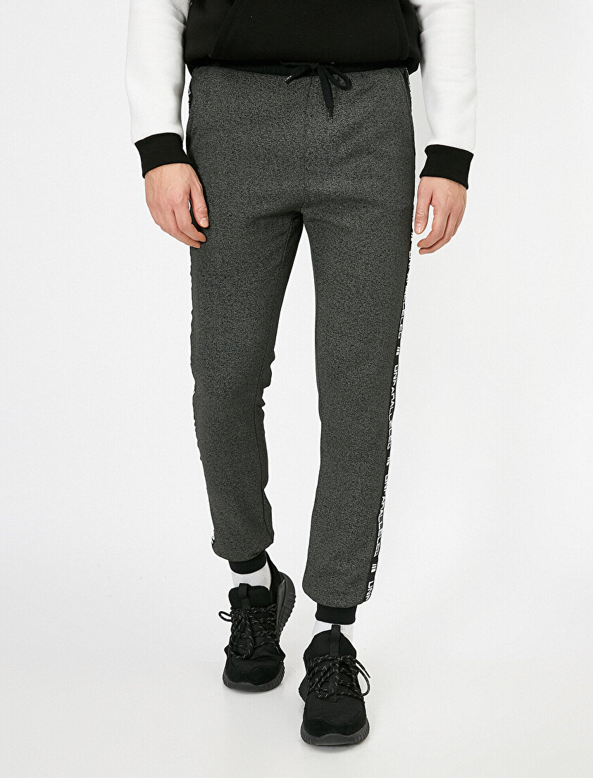 Yazı Şeritli Cepli Jogger Fit Eşofman Altı