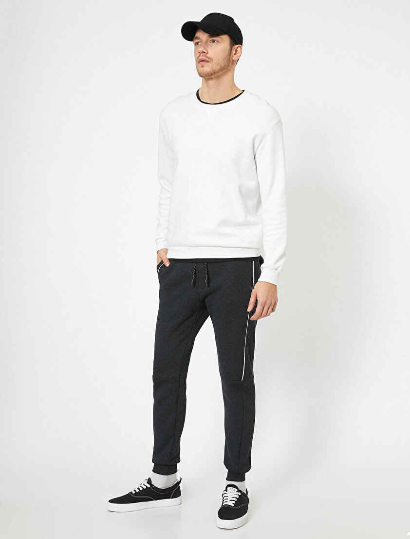 Yanları Şerit Detaylı Süs Etiketli Paçası Lastikli Cepli Eşofman Altı