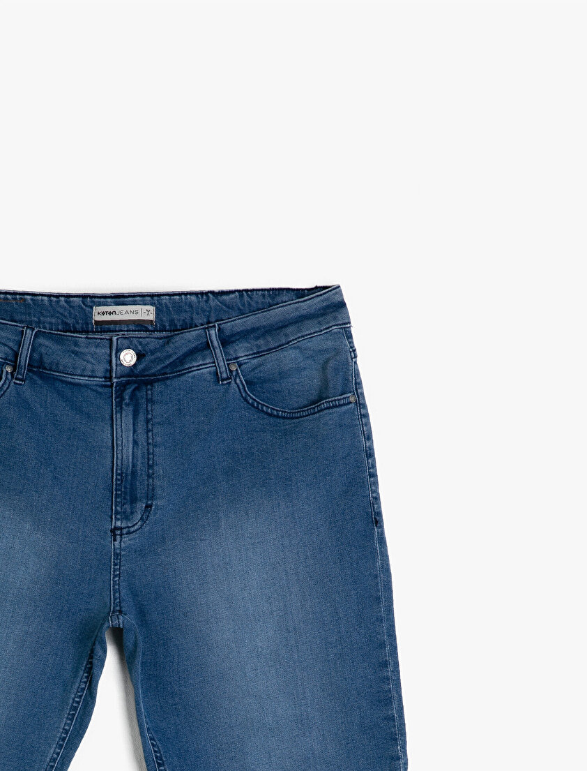 Normal Bel Cep Detaylı Jean Şort