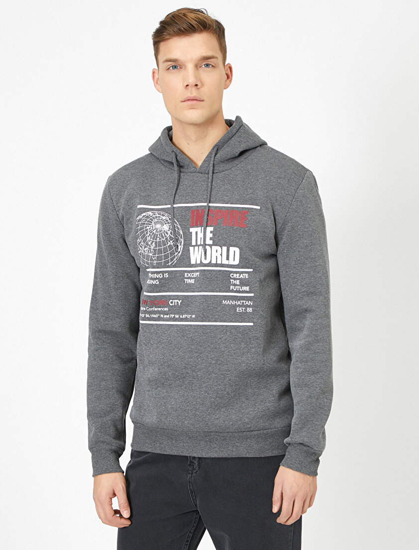 Kapüşonlu Yazılı Baskılı Uzun Kollu Sweatshirt