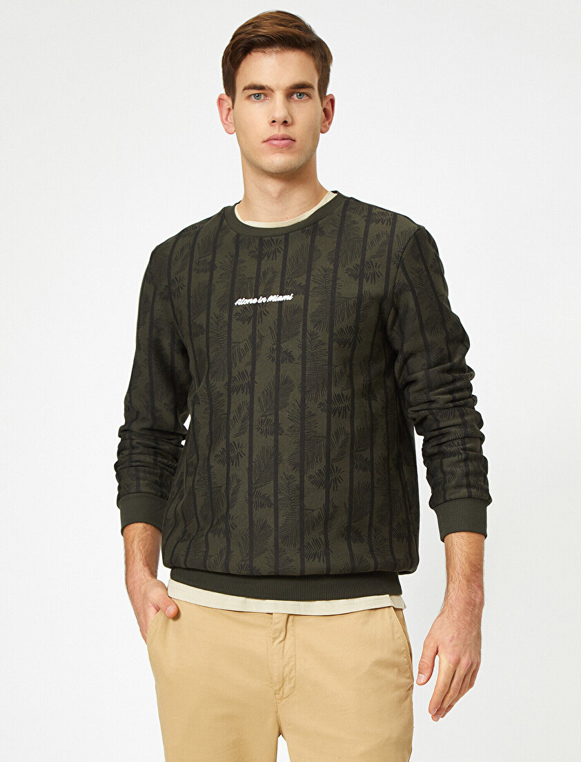 Bisiklet Yaka Çizgili Desen Baskılı Sloganlı Sweatshirt