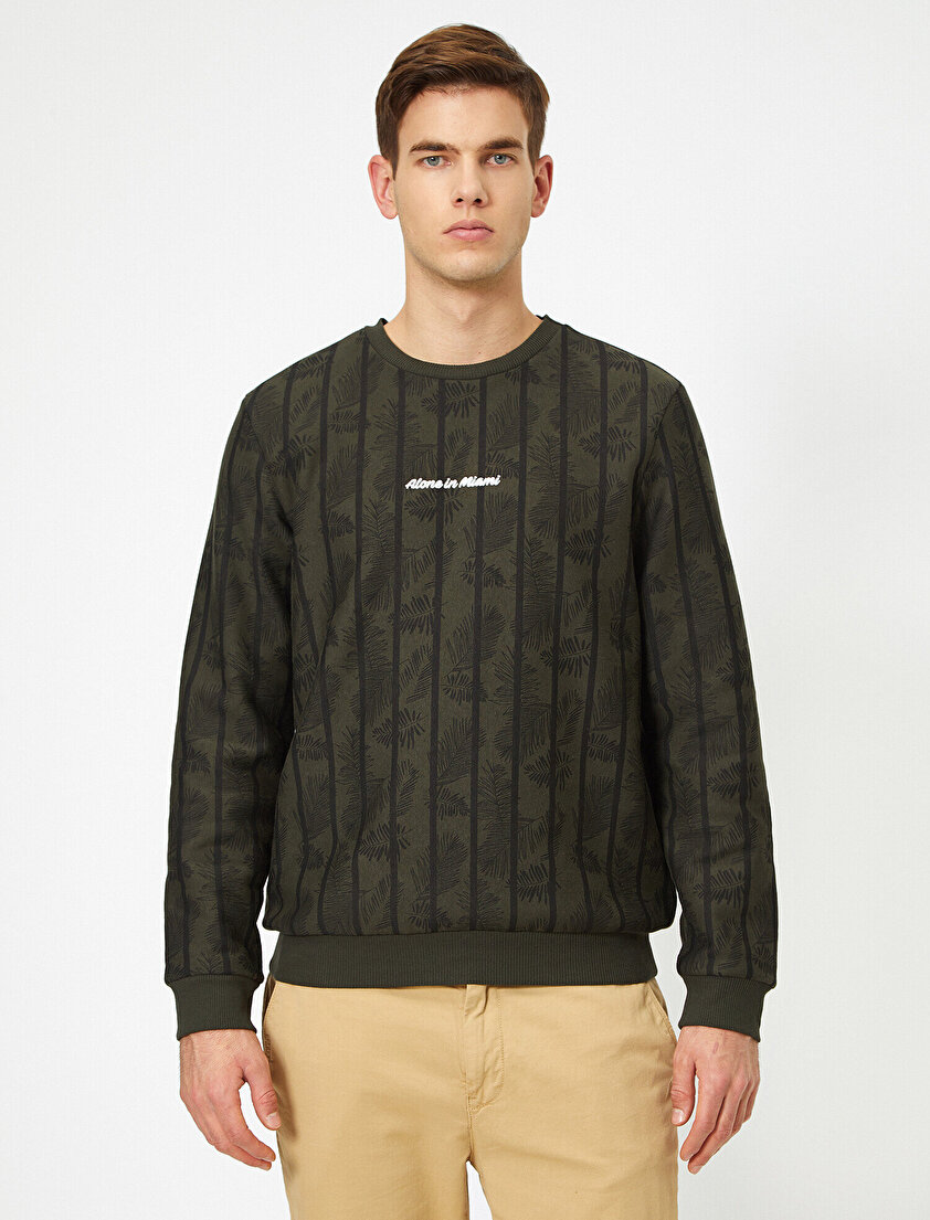 Bisiklet Yaka Çizgili Desen Baskılı Sloganlı Sweatshirt