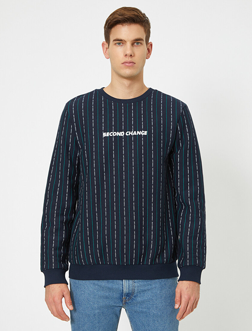 Dikey Çizgili Slogan Baskılı Bisiklet Yaka Sweatshirt