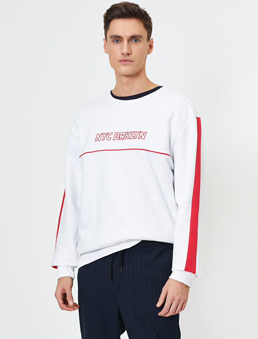 Bisiklet Yaka Kolları Şerit Detaylı İşlemeli Sweatshirt