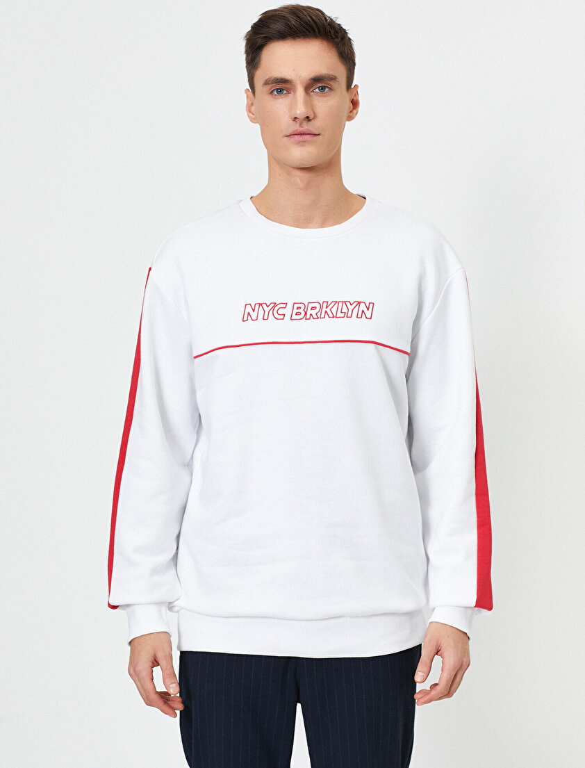 Bisiklet Yaka Kolları Şerit Detaylı İşlemeli Sweatshirt