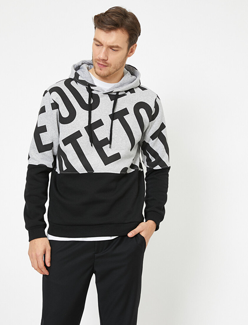 Kapüşonlu Renk Bloklu Metraj Baskılı Sweatshirt