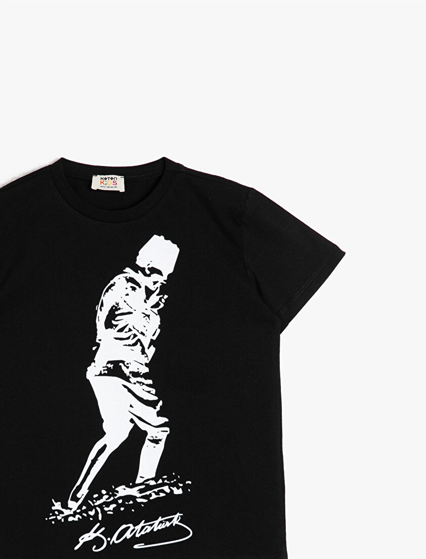 Atatürk Baskılı T-Shirt
