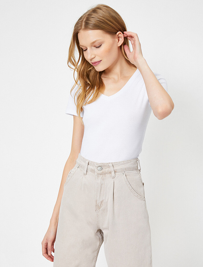 Standart Kesim V Yaka Basic Tişört