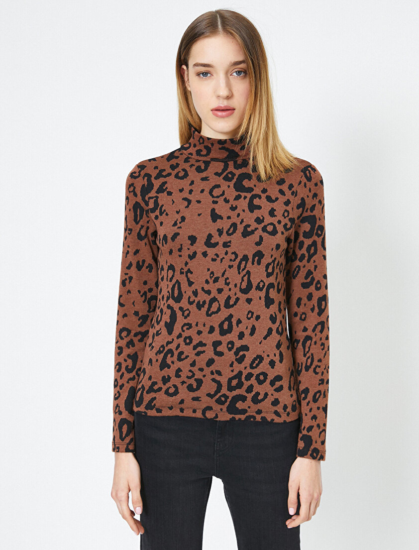 Leopar Desenli Dik Yaka Uzun Kollu T-Shirt
