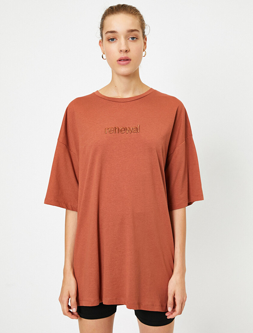 Bisiklet Yaka Nakışlı Boyfriend Tişört