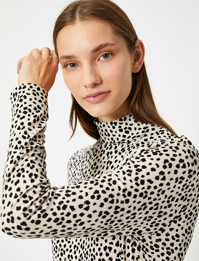 Leopar Desenli Uzun Kol T-Shirt