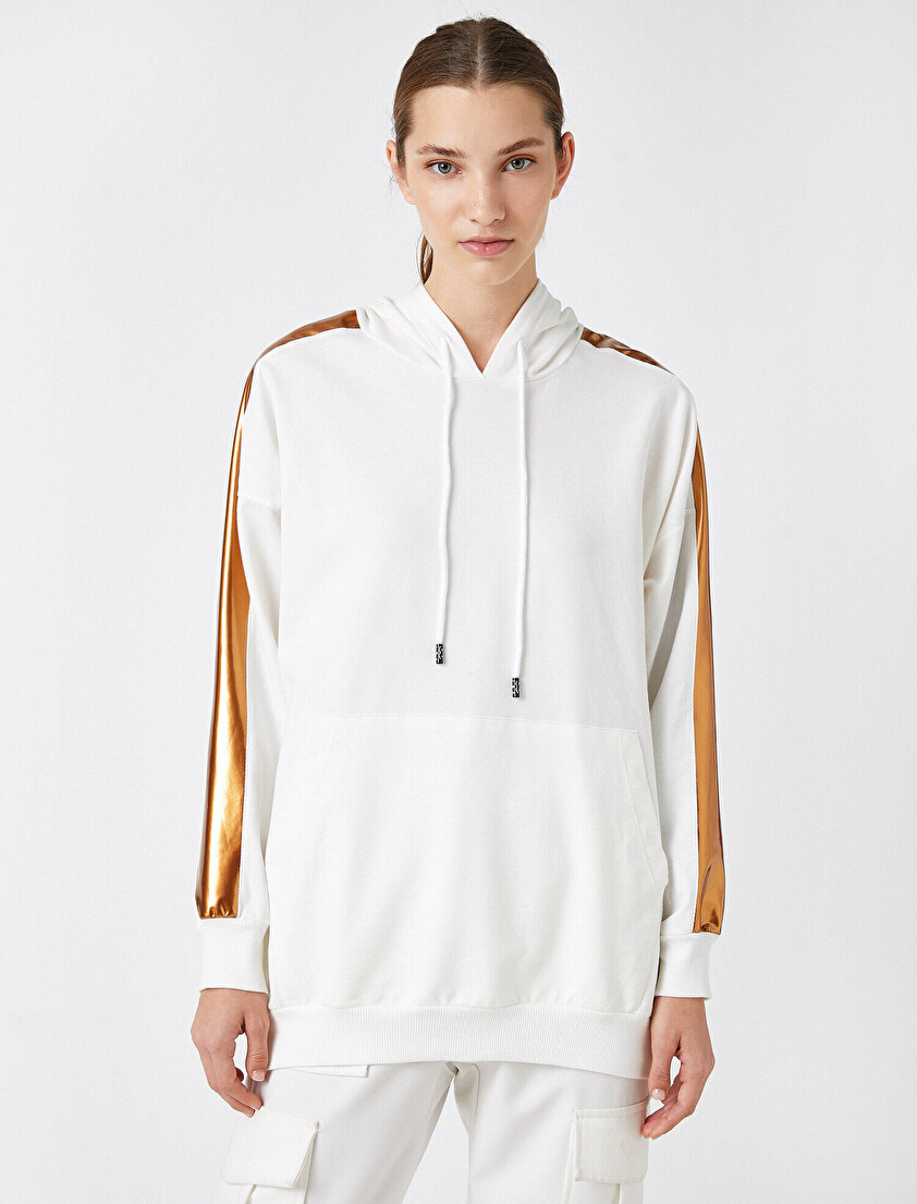 %100 Pamuk Kapüşonlu Parlak Kol Detaylı Sweatshirt