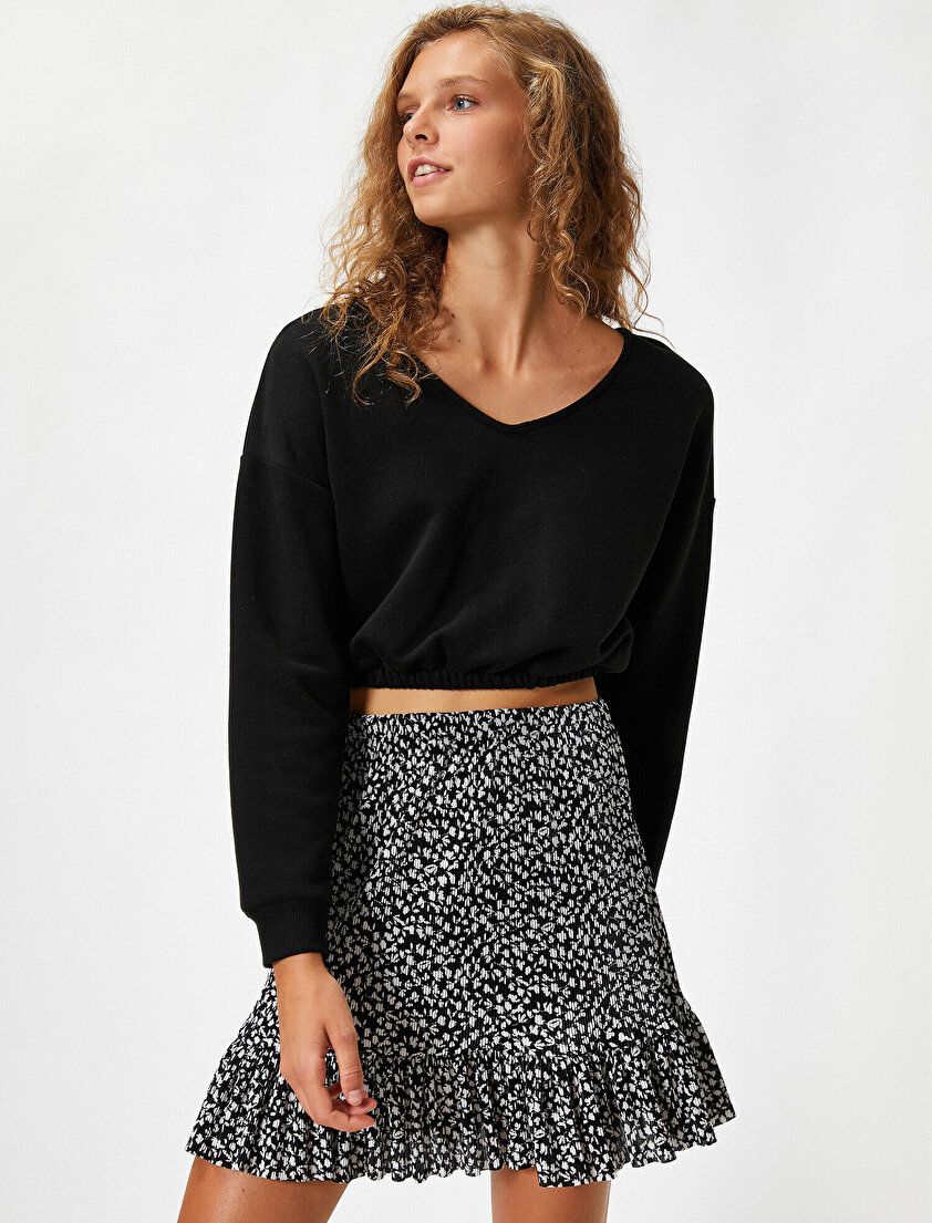 V Yaka Crop Sweatshirt