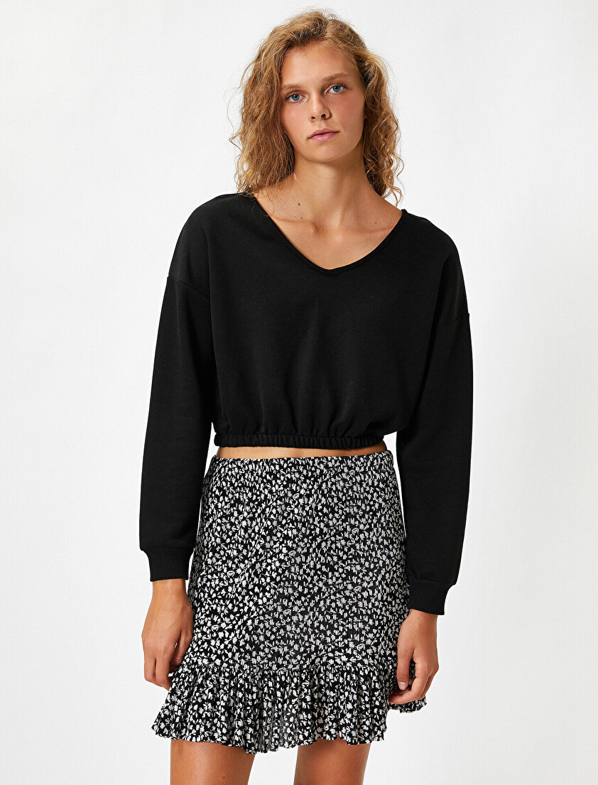 V Yaka Crop Sweatshirt