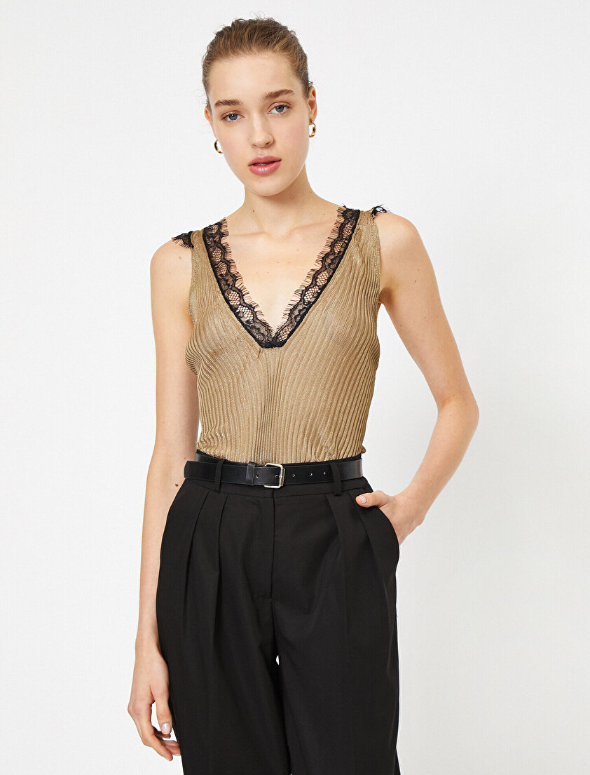 Dantelli V Yaka Triko 