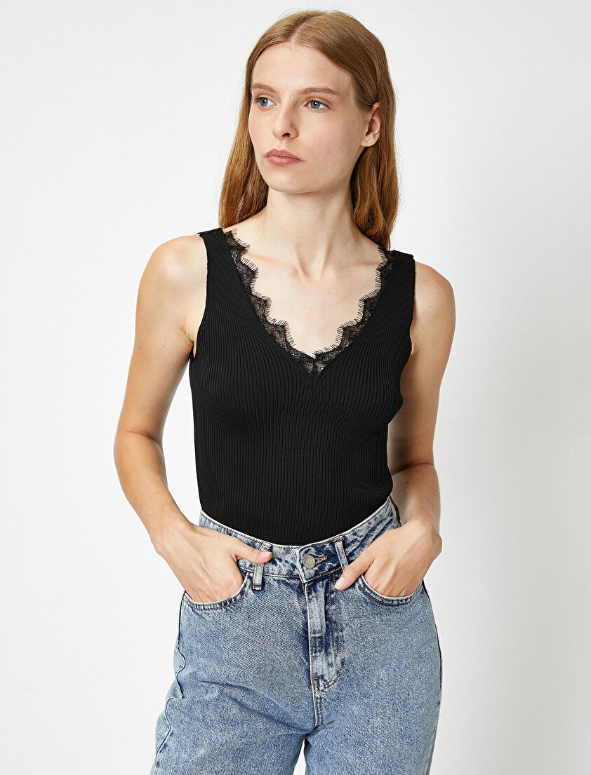 Dantelli V Yaka Triko Bluz